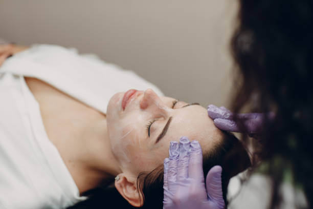 7 signs that you need complete face skin cleanup home salon services
