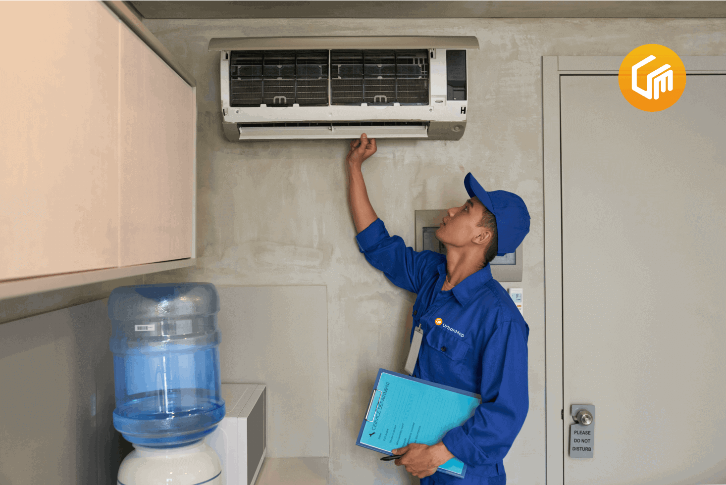 DIY vs Professional AC Cleaning: What's Best for Your Dubai Home Professional AC cleaning