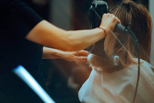 Looking for Salon Services Near Me? Here’s What to Look For Salon at Home Services in Dubai