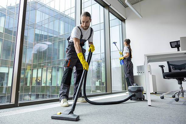 deep cleaning team working in uae